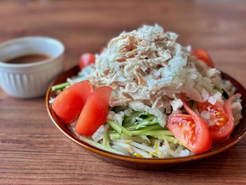 自家製ドレッシングのバンバンジーサラダ